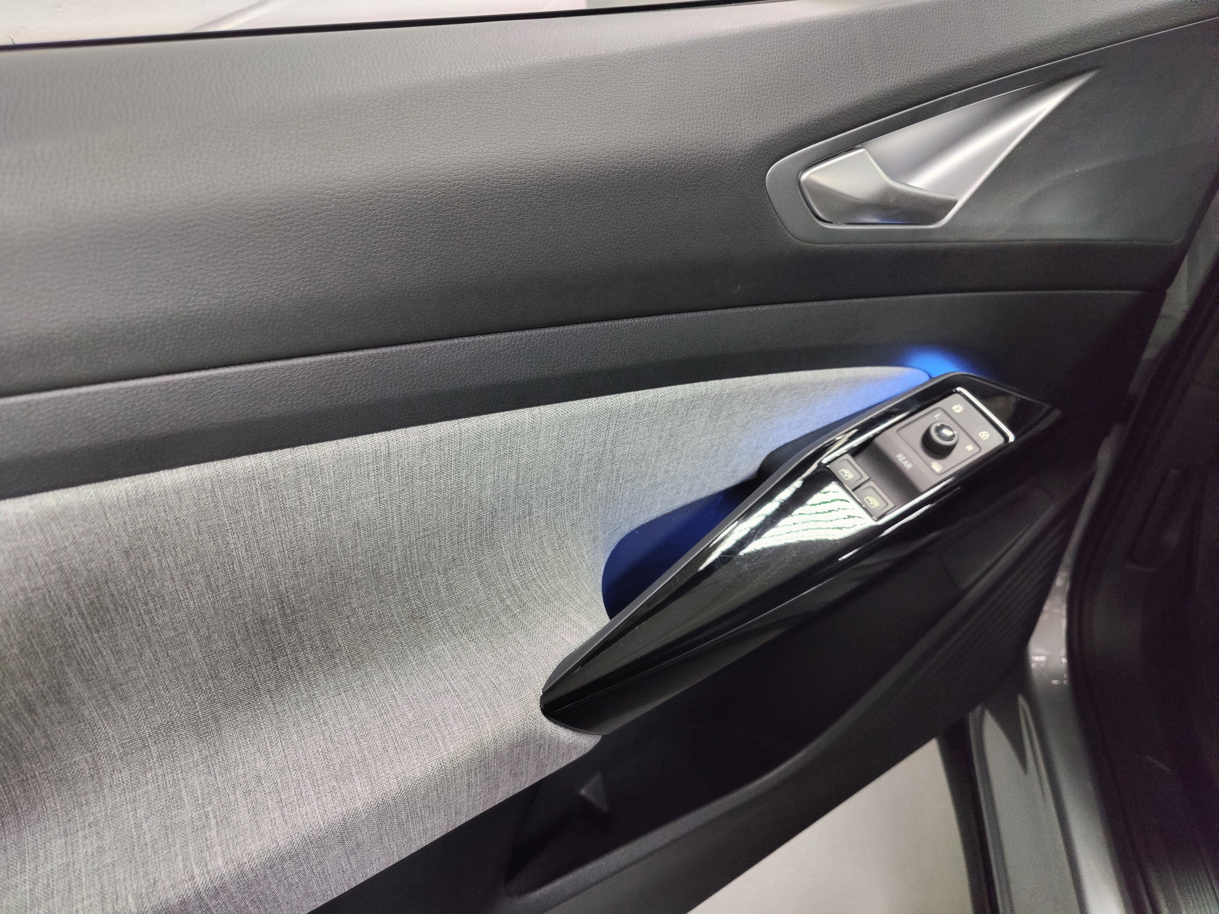 Used 2024 Volkswagen ID.4 2WD image 22