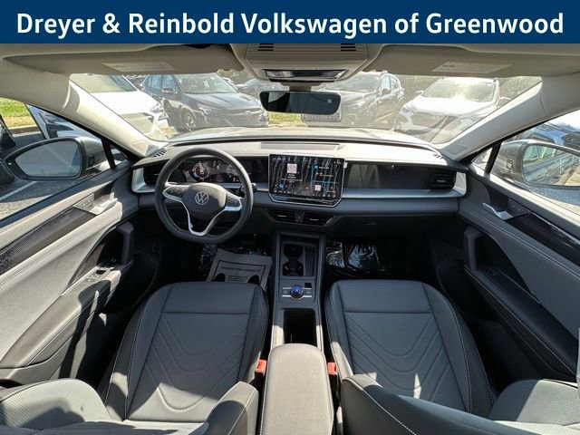 New 2025 Volkswagen Tiguan SE image 11