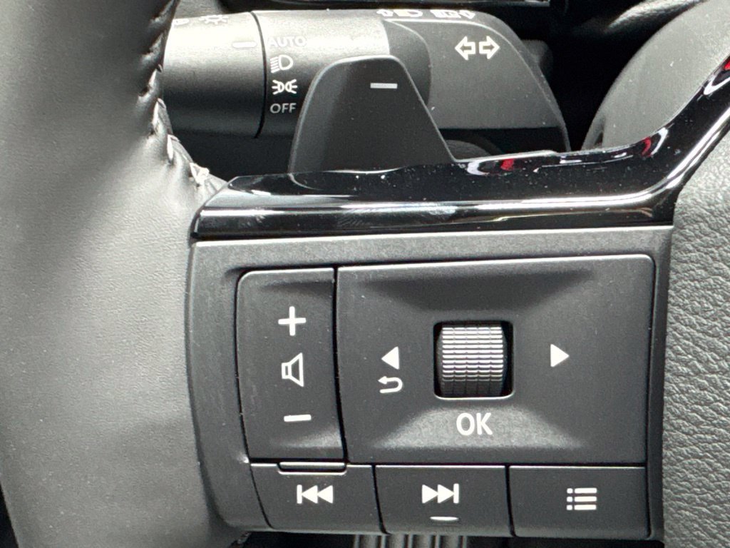 New 2026 Nissan Pathfinder Platinum AWD/4WD image 12