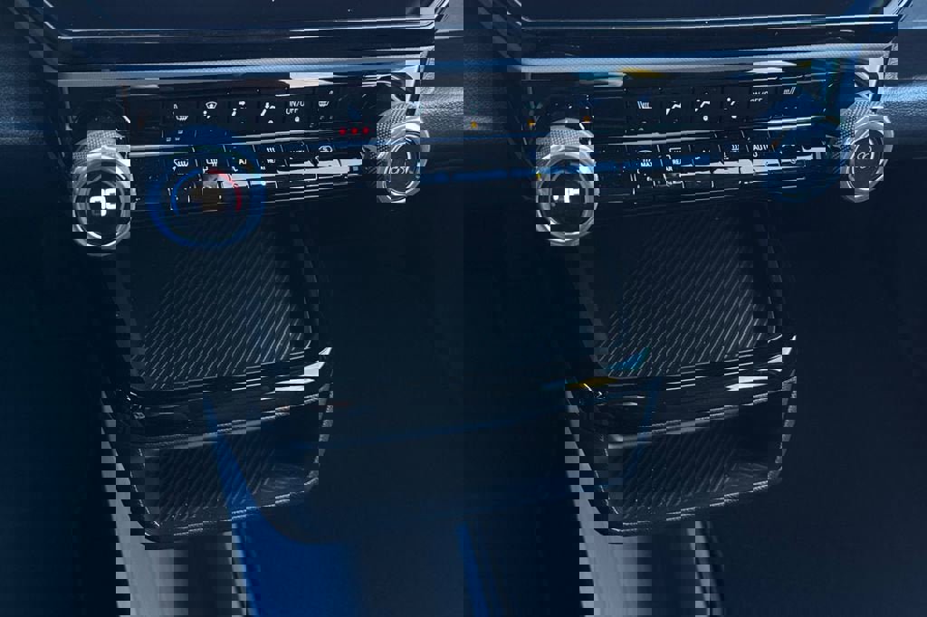 New 2027 Chevrolet Bolt LT w/ Comfort Package image 21