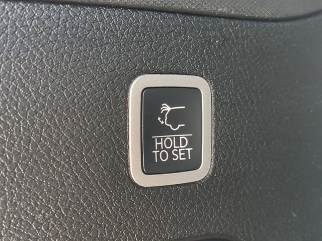 Used 2024 Jeep Wagoneer Series II w/ Flexible Seating Group image 13