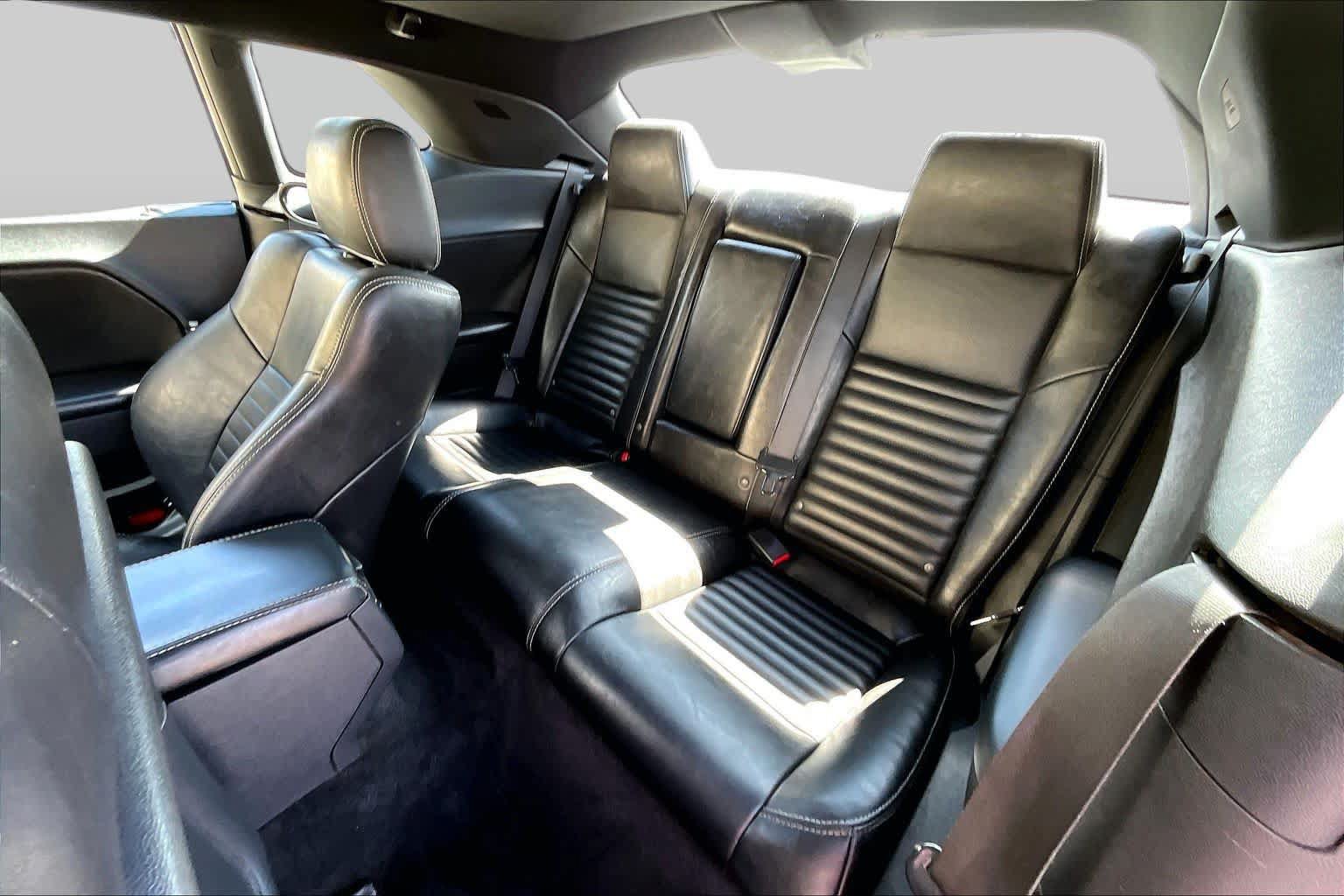 Used 2010 Dodge Challenger SE RWD image 21