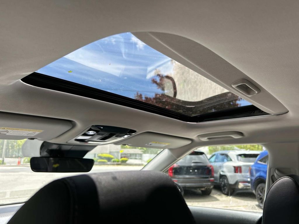 Used 2025 Kia Seltos EX w/ EX Sunroof Package image 10