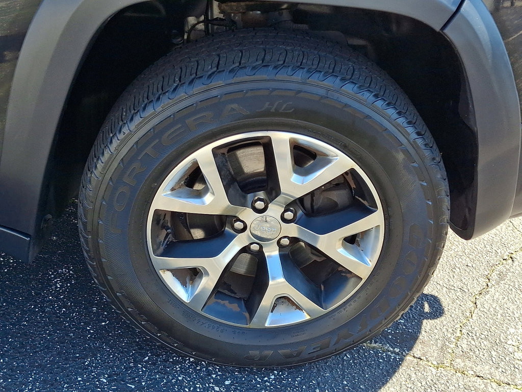 Used 2014 Jeep Cherokee Trailhawk image 9