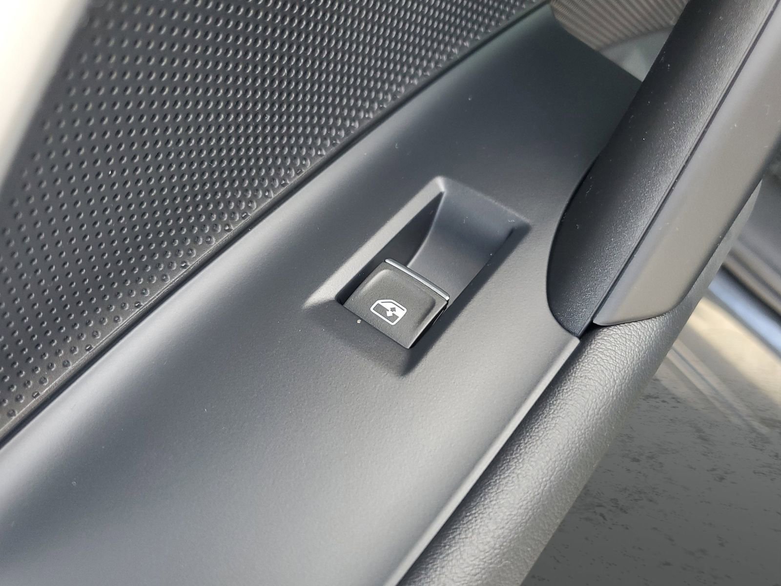 Used 2025 Audi Q5 Premium w/ Convenience Package image 18