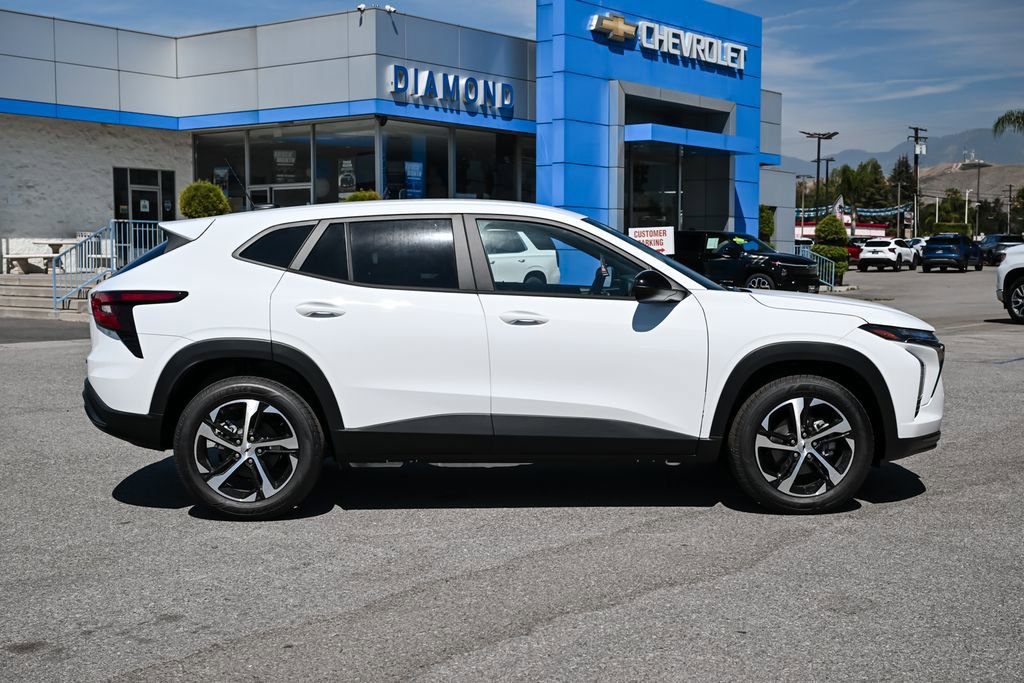 New 2026 Chevrolet Trax RS FWD image 3