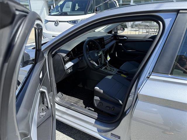 New 2025 Volkswagen Jetta SE FWD image 11