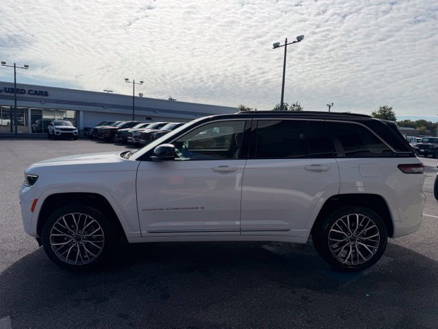 New 2027 Jeep Grand Cherokee Summit w/ Adv Protech Group IV AWD/4WD image 29