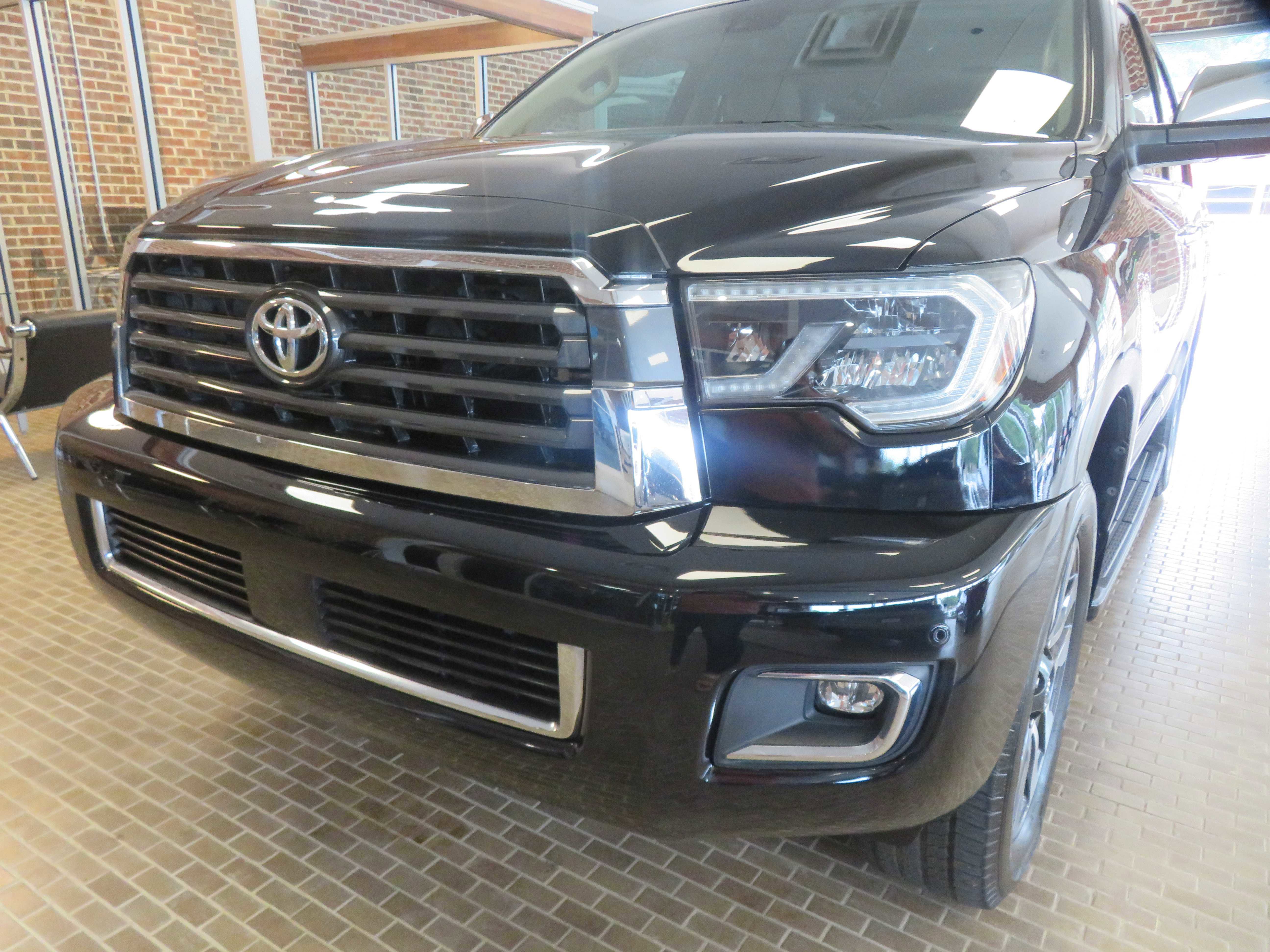 Used 2019 Toyota Sequoia Limited w/ Safety & Convenience Package RWD image 72