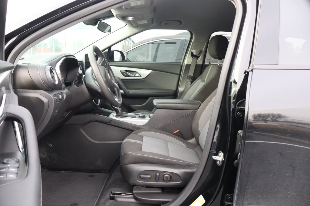 Used 2023 Chevrolet Blazer LT w/ Driver Confidence Package image 11