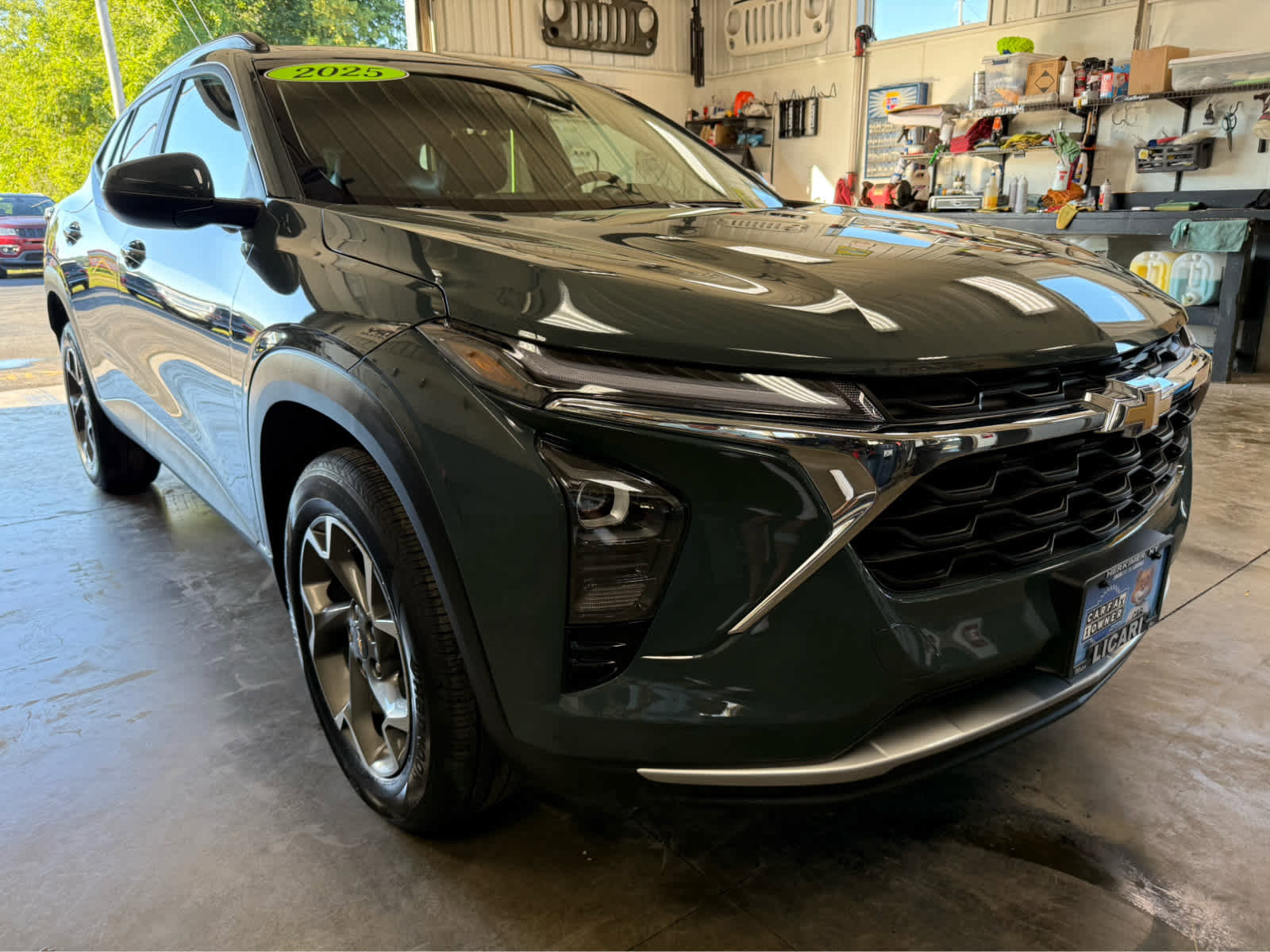 Used 2025 Chevrolet Trax LT w/ Driver Confidence Package image 3