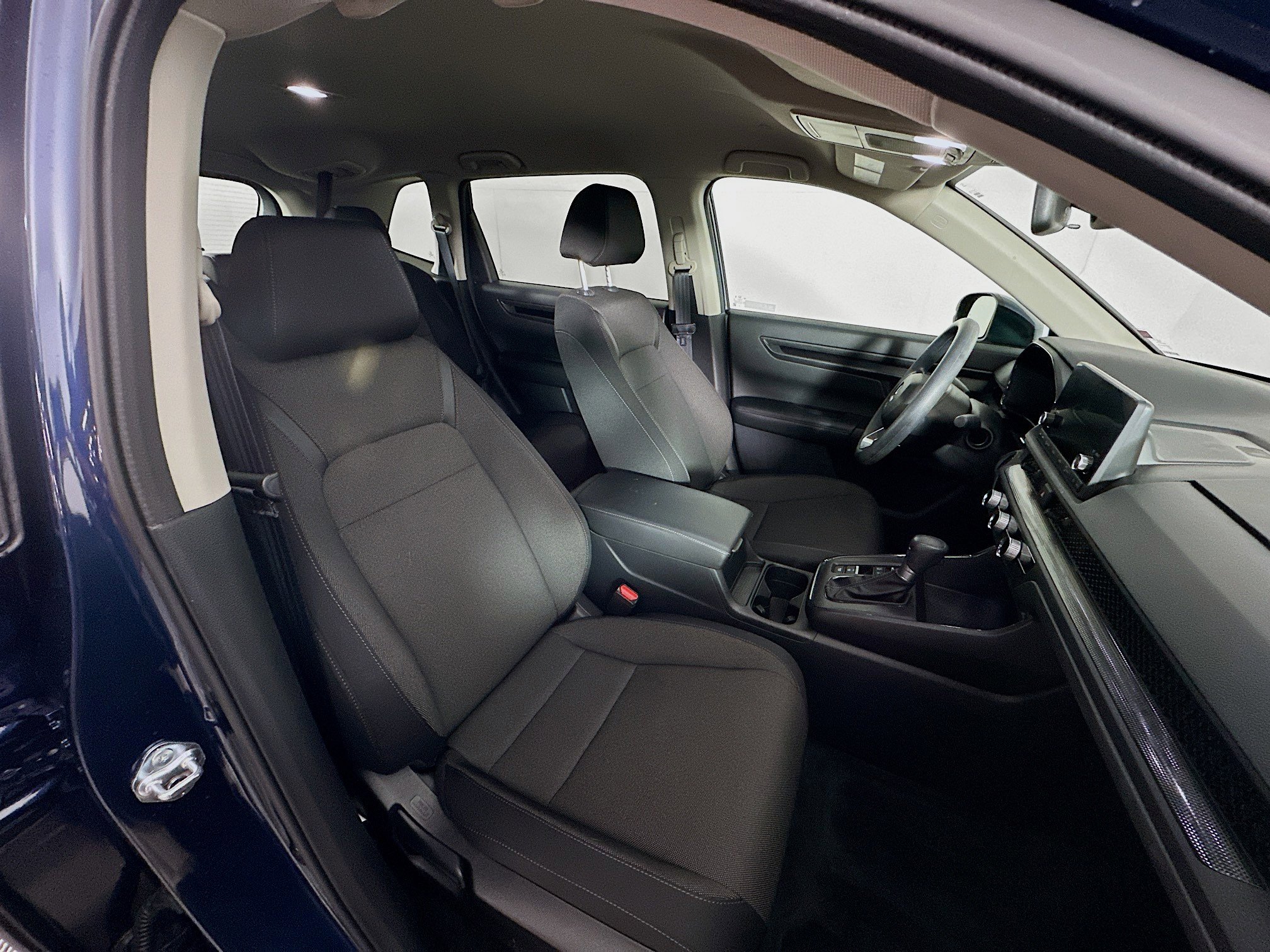 Used 2025 Honda CR-V LX image 27