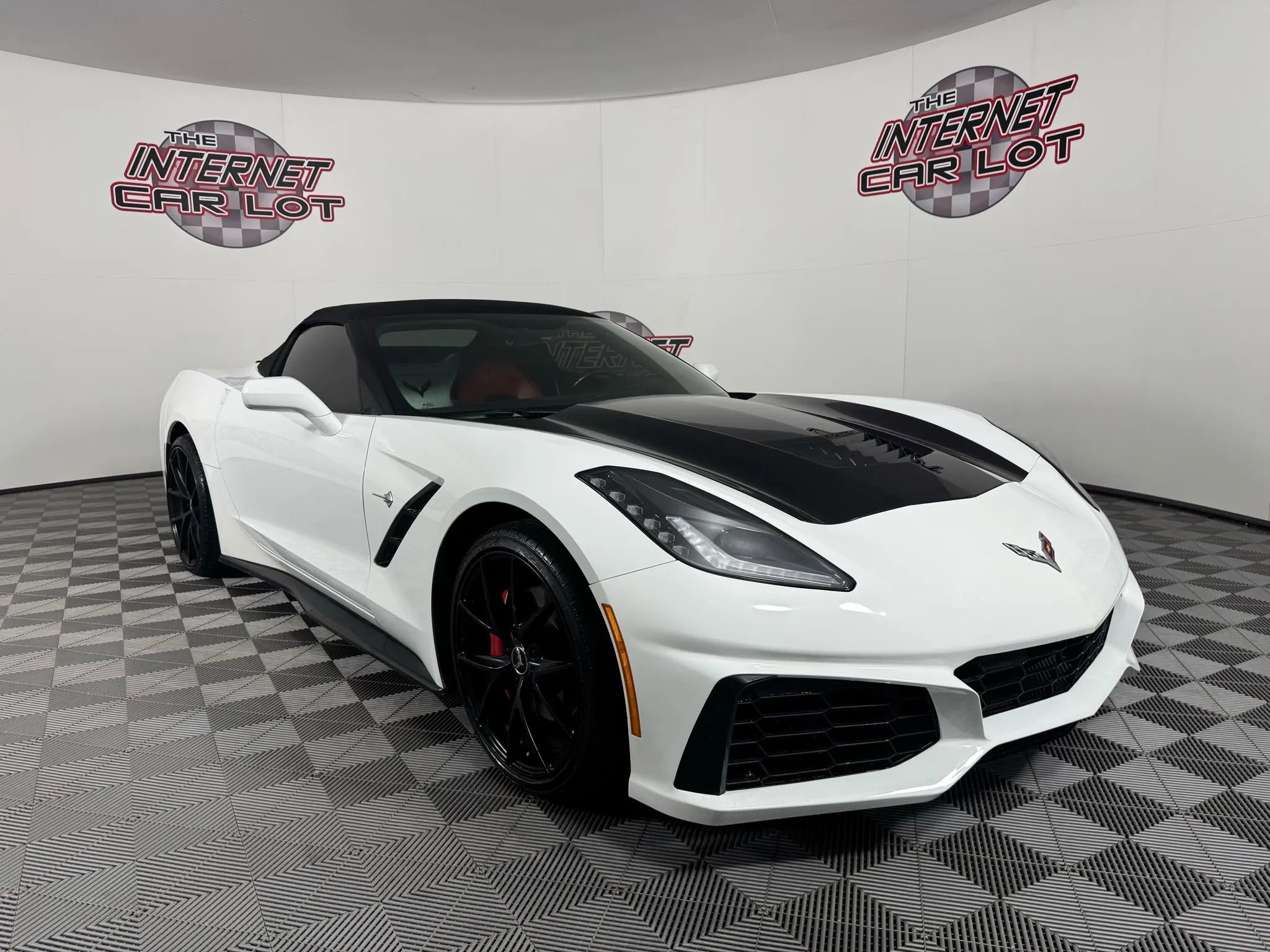 Used 2017 Chevrolet Corvette Stingray Convertible w/ 1LT image 16