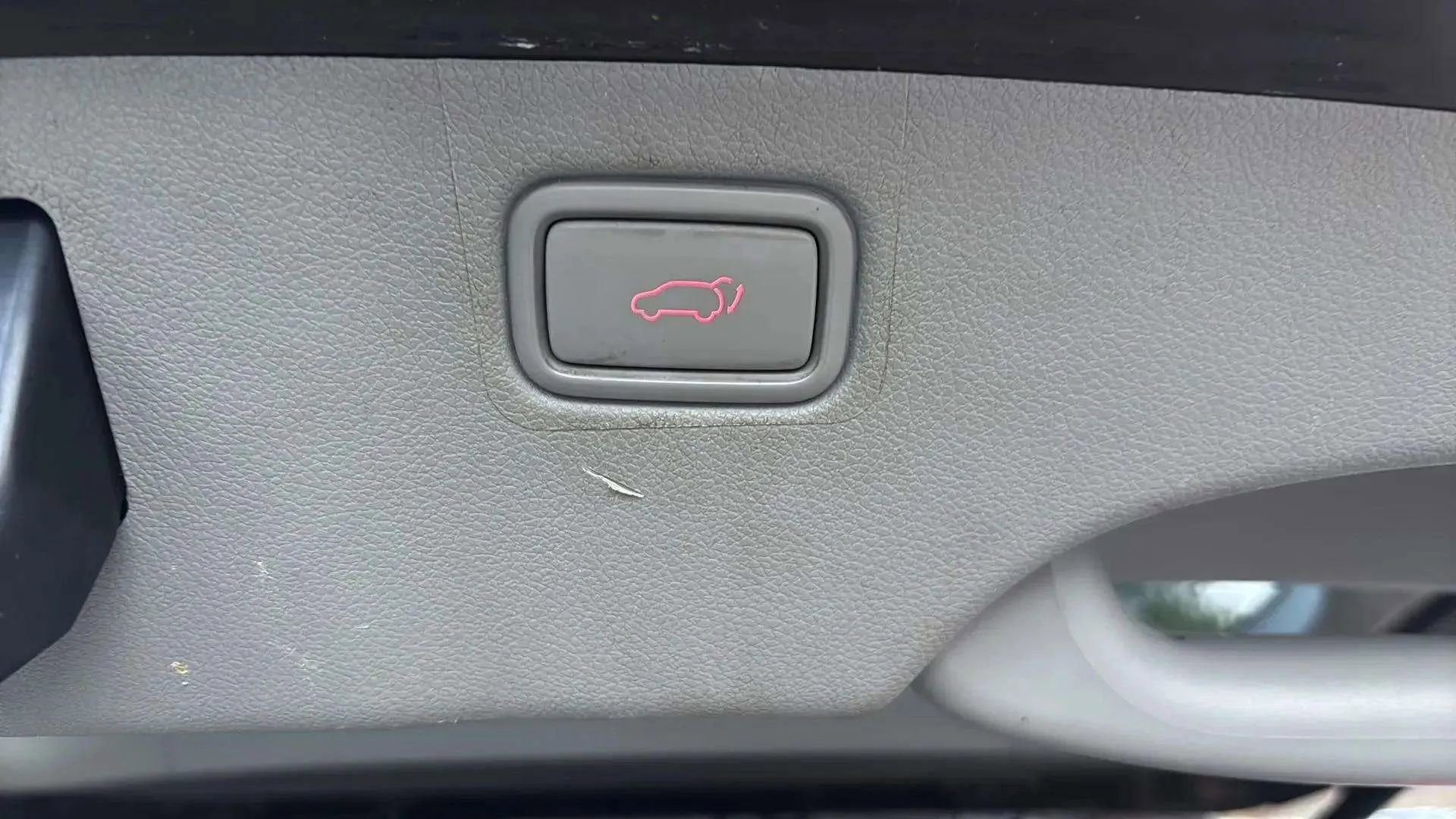 Used 2015 Kia Sedona SX image 21