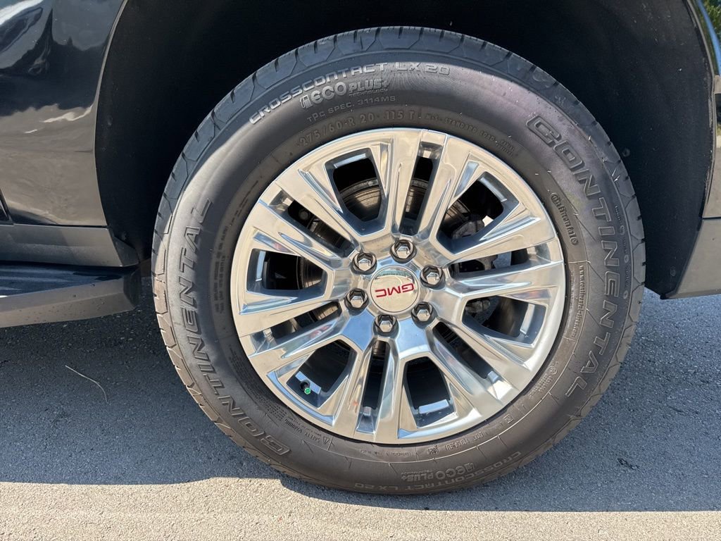 Used 2025 GMC Yukon XL Denali AWD/4WD image 31
