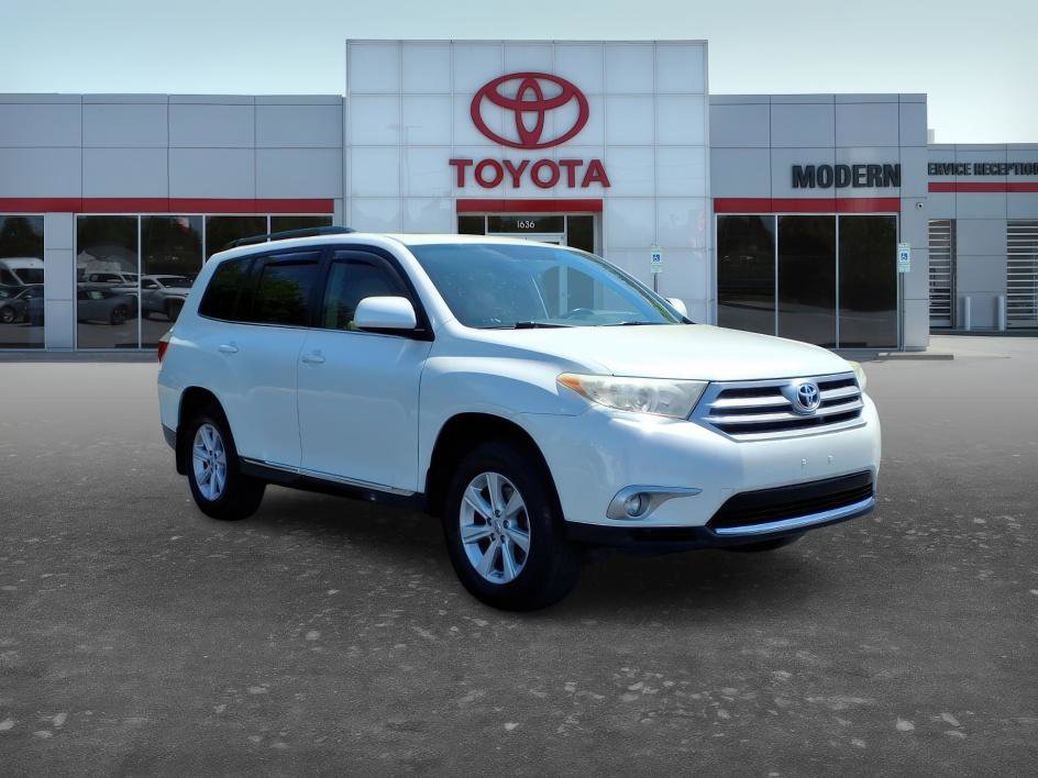 Used 2011 Toyota Highlander SE w/ Tow Pkg FWD image 8