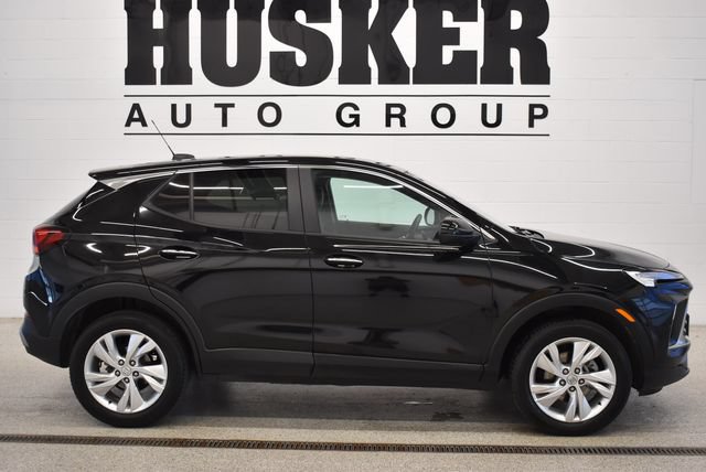 Used 2025 Buick Encore GX Preferred AWD/4WD image 2