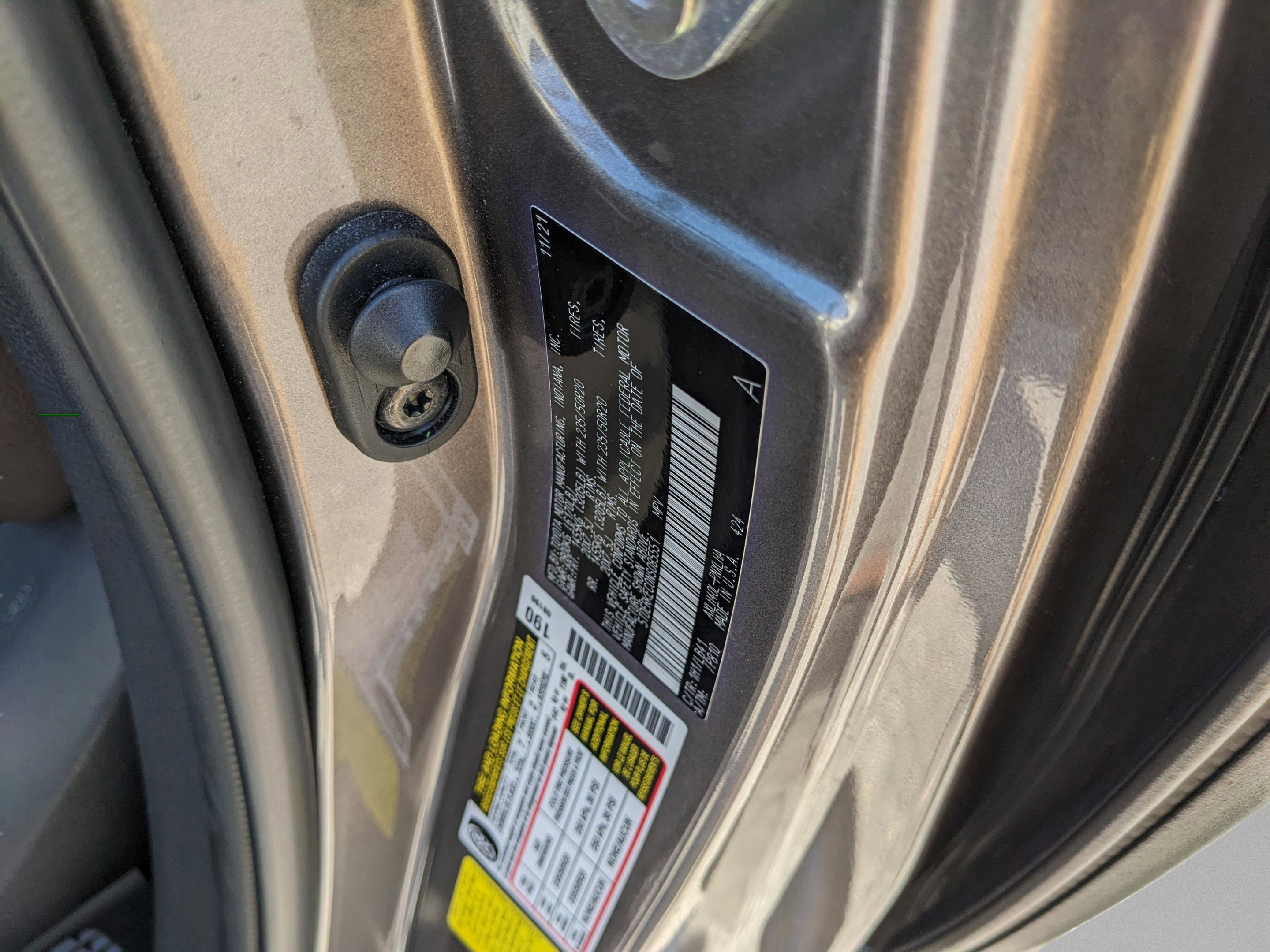 Used 2022 Toyota Sienna Platinum image 42