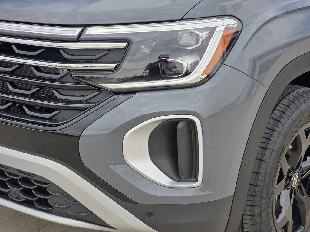 New 2026 Volkswagen Atlas Peak Edition image 6