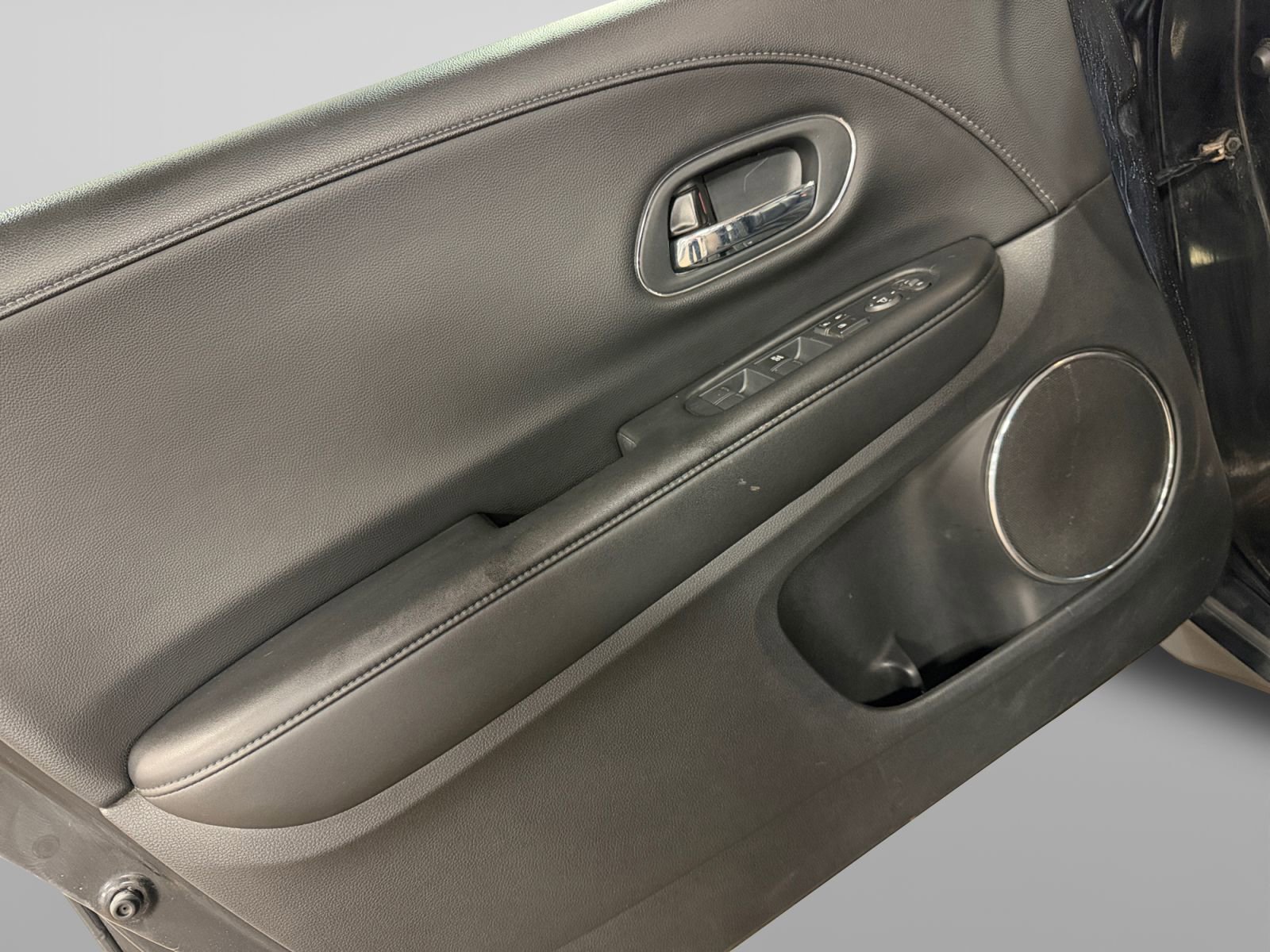 Used 2017 Honda HR-V EX-L image 16