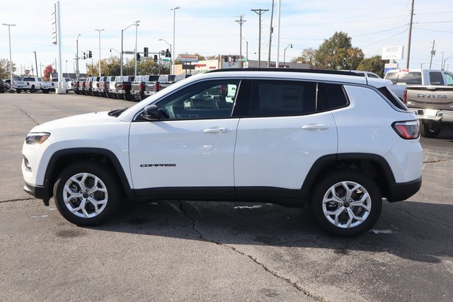 New 2026 Jeep Compass Latitude image 18