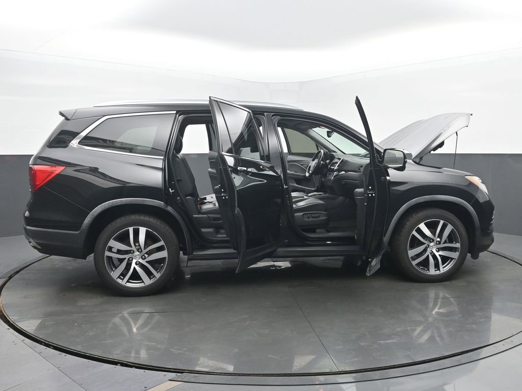 Used 2017 Honda Pilot Touring image 59