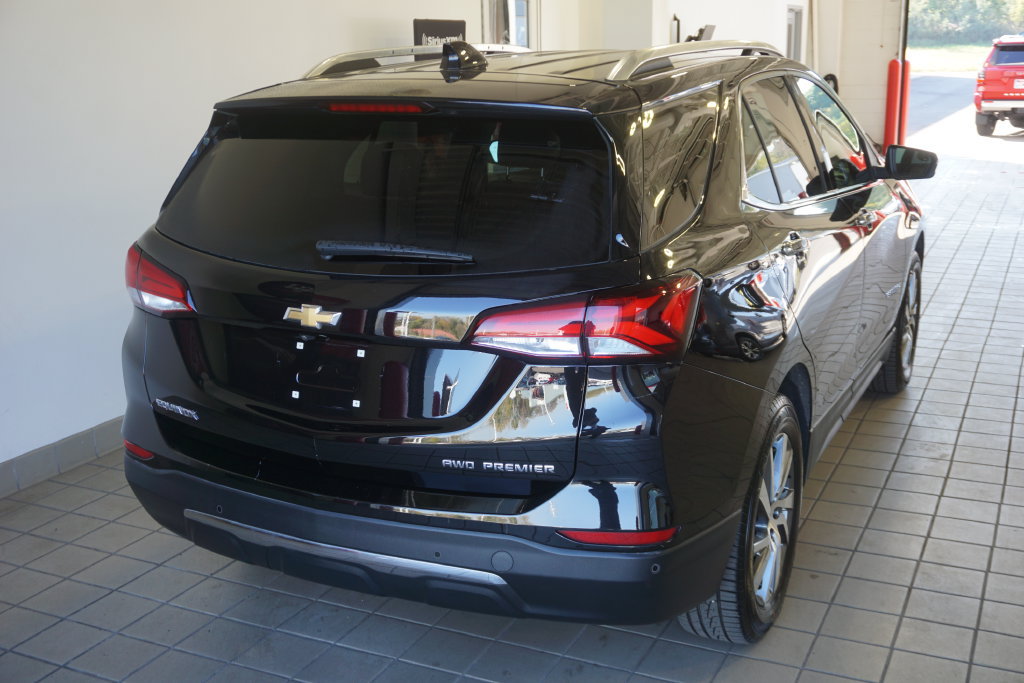 Used 2022 Chevrolet Equinox Premier AWD/4WD image 16