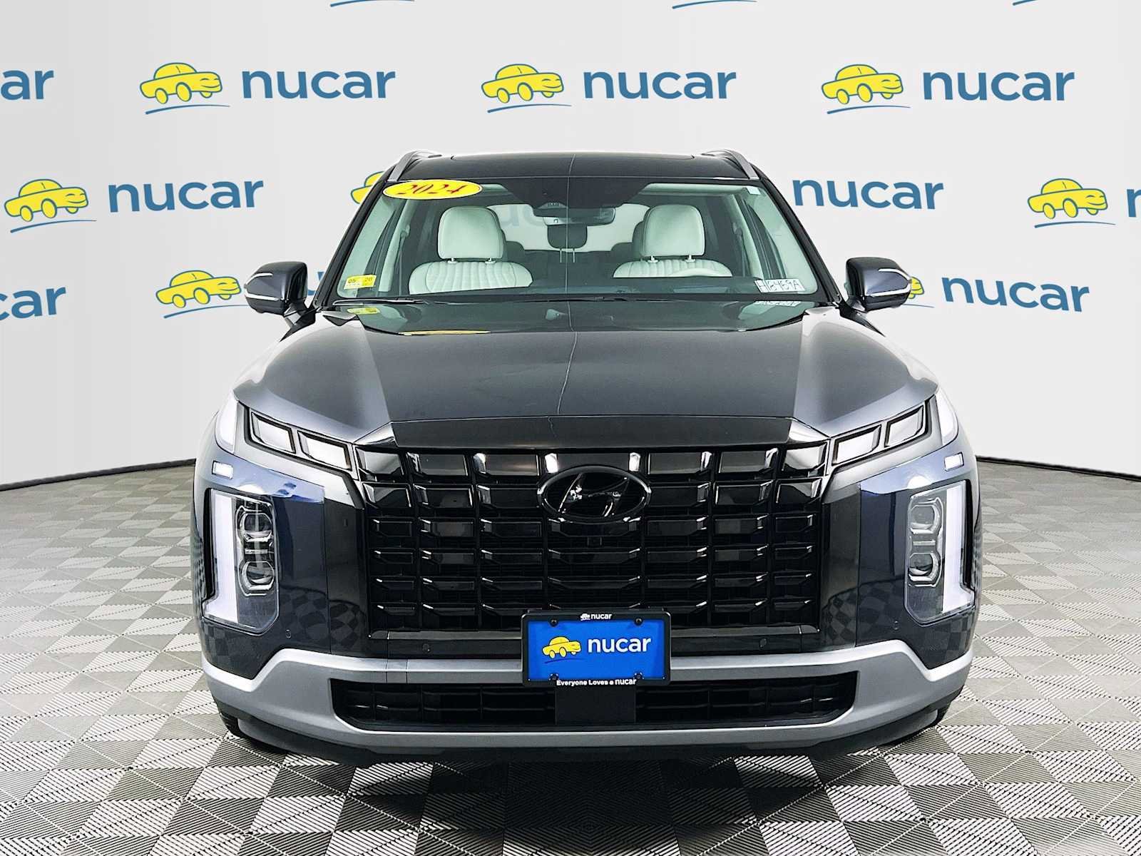 Used 2024 Hyundai Palisade Limited AWD/4WD image 2