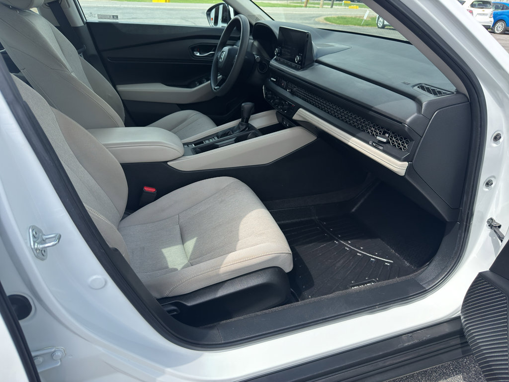 Used 2024 Honda Accord EX image 27