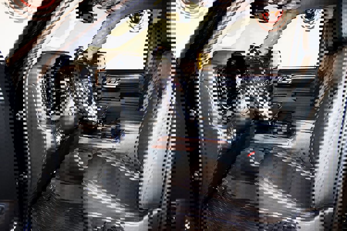 Used 2023 GMC Sierra 1500 SLT w/ SLT Convenience Package image 40