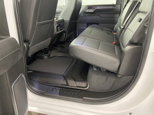 Used 2025 Chevrolet Silverado 3500 LTZ w/ LTZ Convenience Package image 16