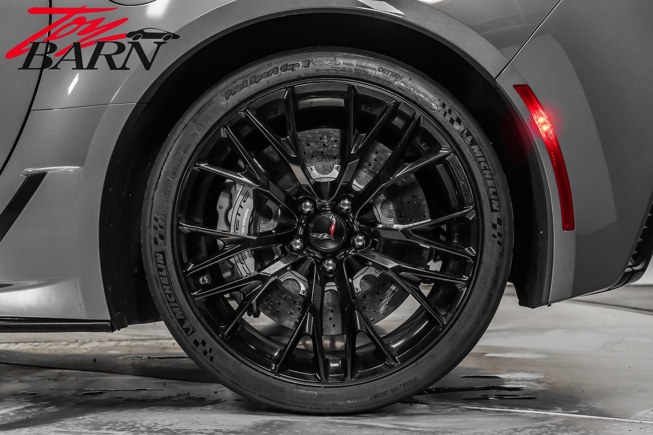 Used 2016 Chevrolet Corvette Z06 w/ 3LZ Preferred Equipment Group image 26