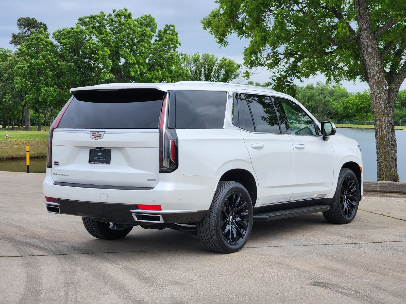 Certified 2022 Cadillac Escalade Premium Luxury RWD image 5