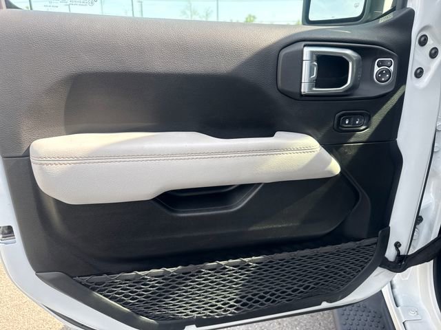 Used 2022 Jeep Wrangler Unlimited Sahara image 9