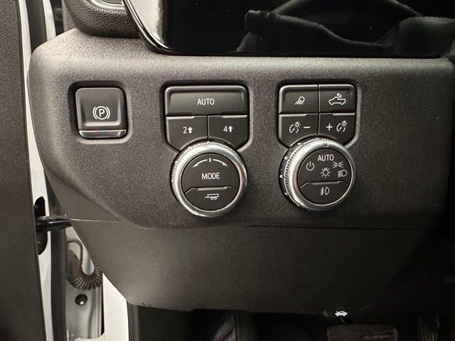 Used 2026 GMC Sierra 1500 SLT AWD/4WD image 15