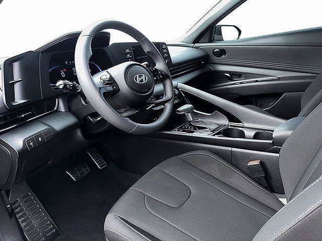 New 2026 Hyundai Elantra SEL Sport FWD image 16