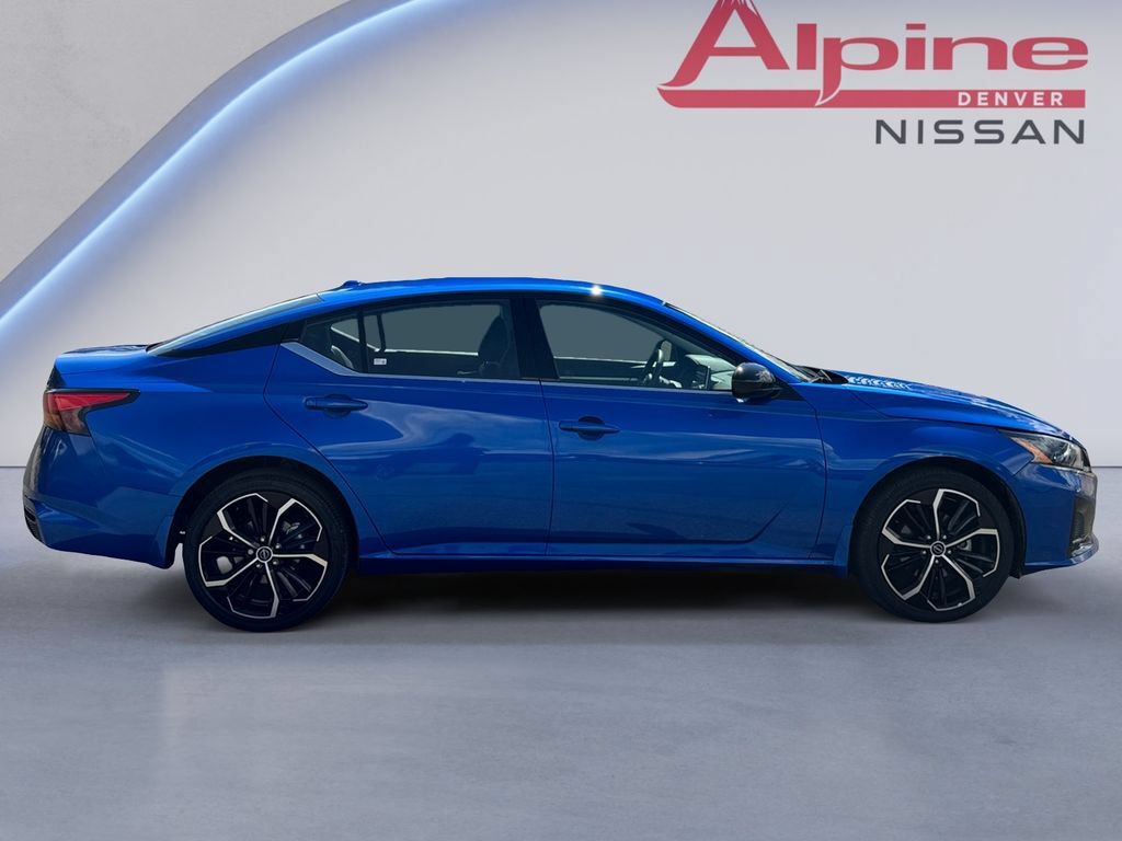 Used 2025 Nissan Altima 2.5 SR AWD/4WD image 6
