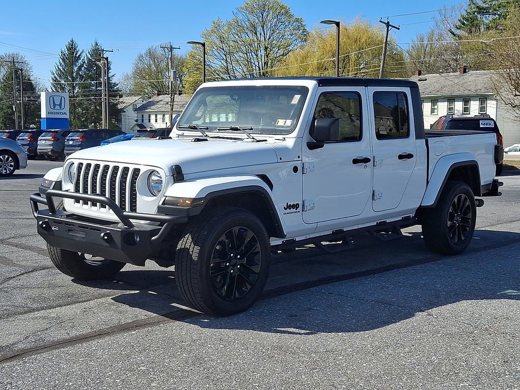 Used 2023 Jeep Gladiator Sport image 3