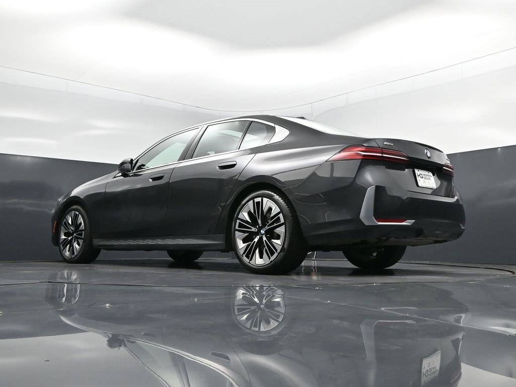 Certified 2024 BMW 530i xDrive image 40