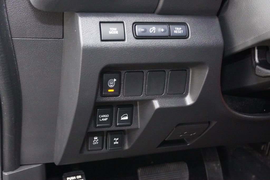 Used 2025 Nissan Frontier PRO-4X AWD/4WD image 23