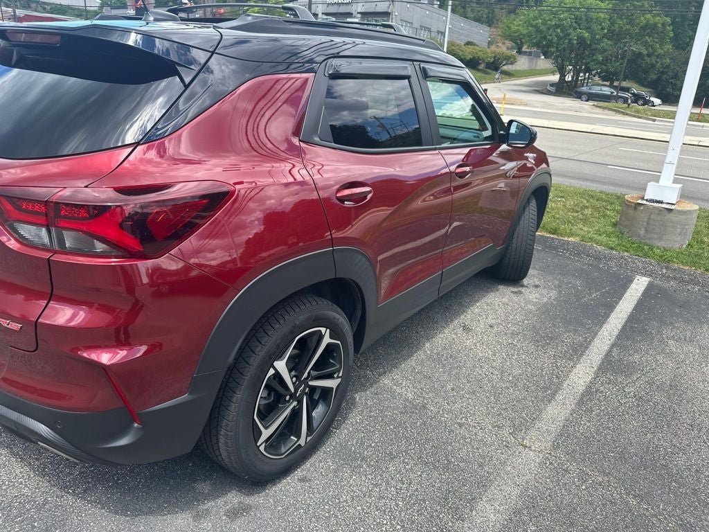 Used 2023 Chevrolet TrailBlazer RS w/ Sun and Liftgate Package AWD/4WD image 9