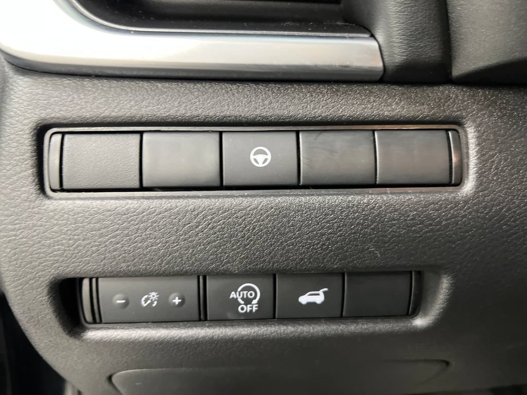 Used 2024 Nissan Rogue SV AWD/4WD image 42
