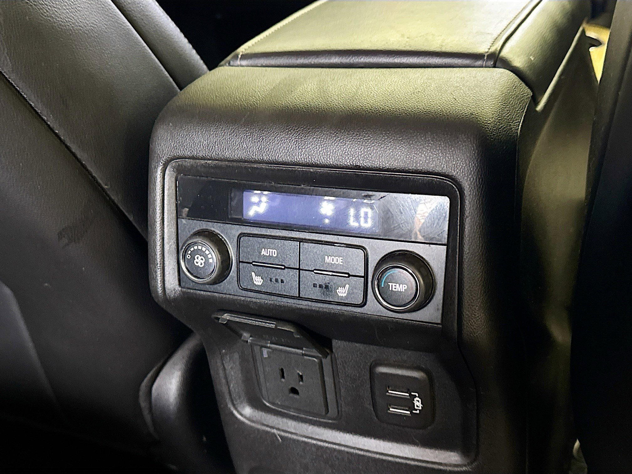 Used 2019 GMC Acadia Denali image 16