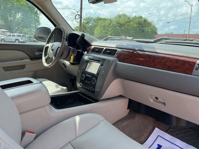 Used 2013 GMC Sierra 2500 SLT w/ Entertainment Package AWD/4WD image 16