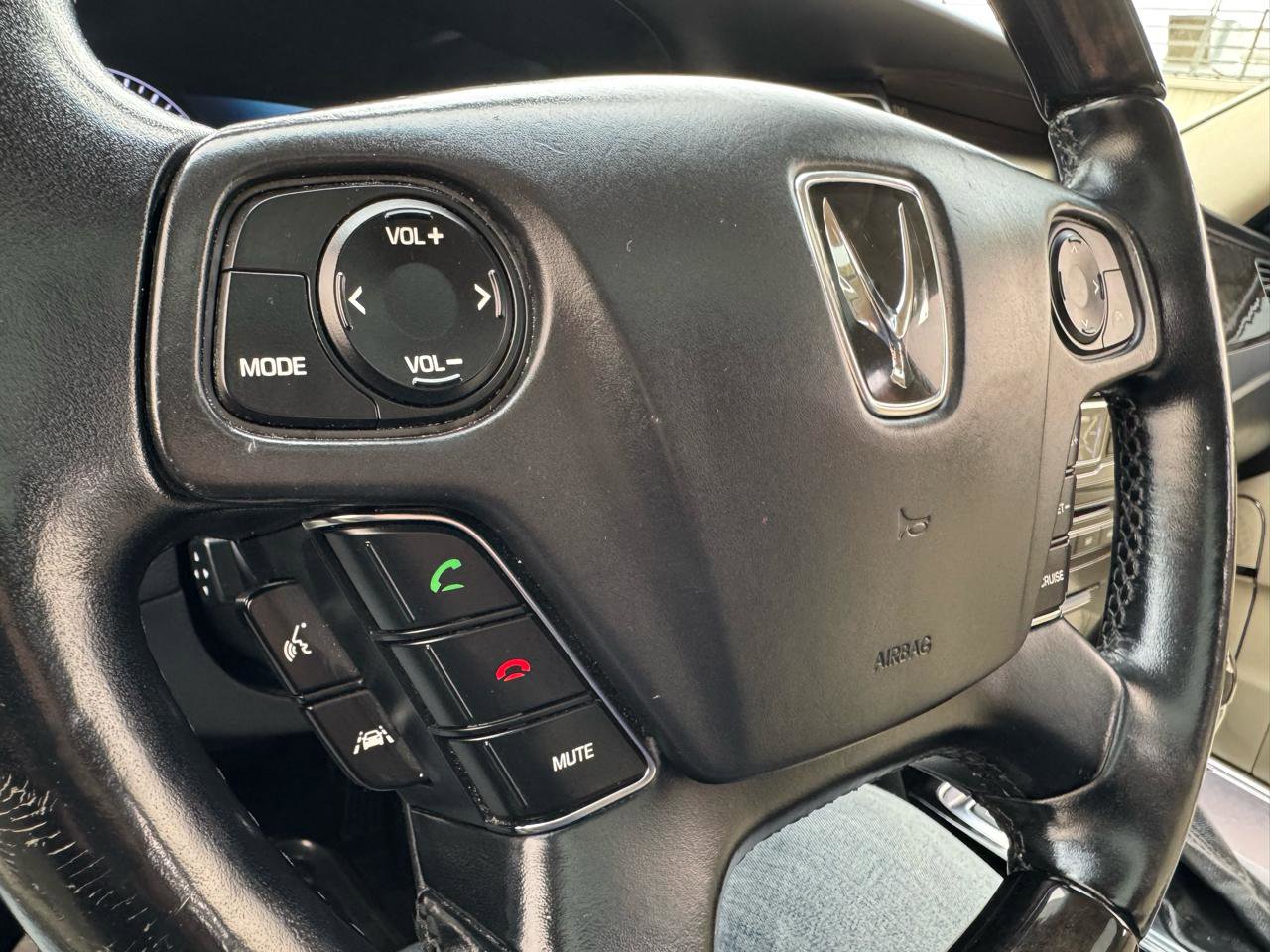 Used 2016 Hyundai Equus Signature image 27