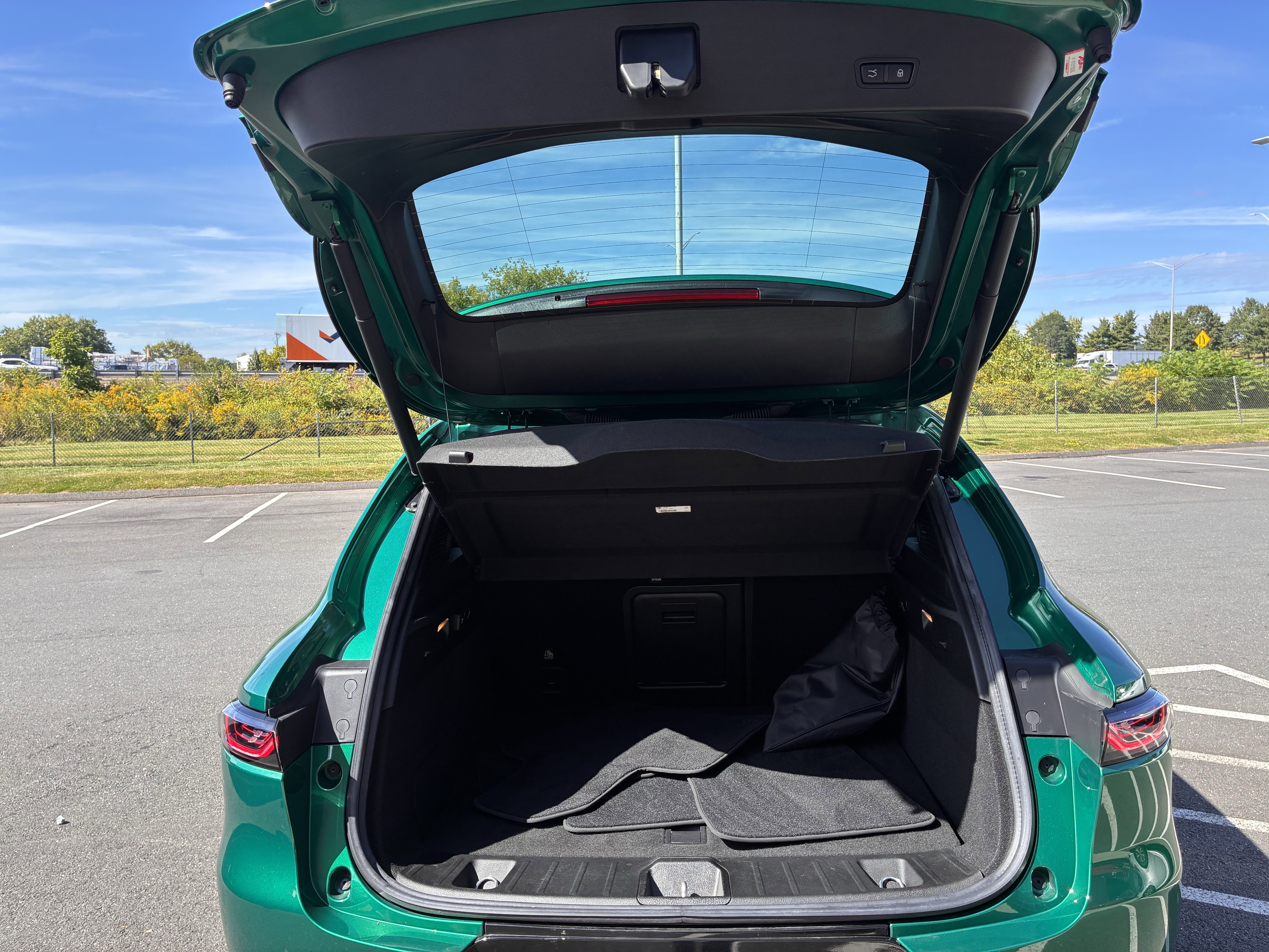 Certified 2024 Alfa Romeo Tonale Ti w/ Premium Interior Package image 32