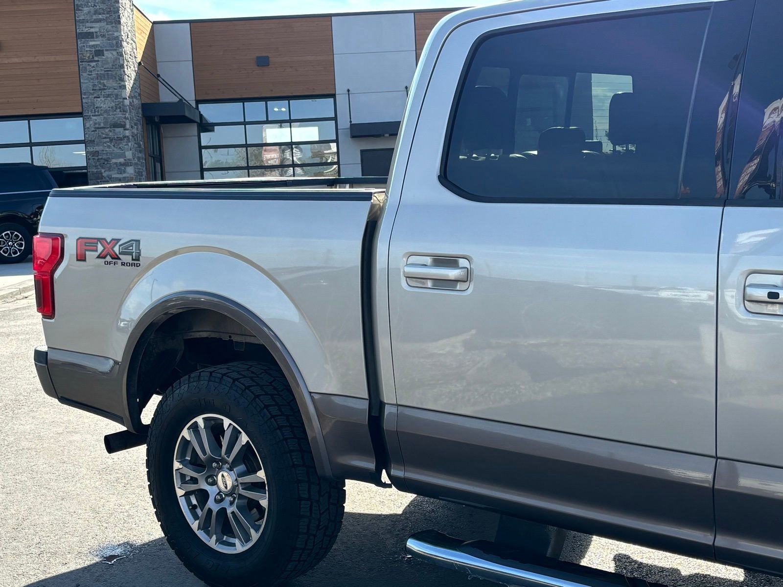 Used 2018 Ford F150 Lariat w/ Equipment Group 501A Mid AWD/4WD image 6