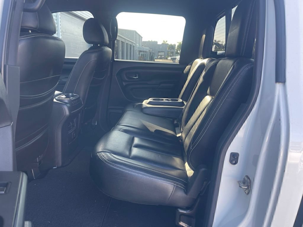 Used 2018 Nissan Titan SV w/ SV Convenience Package RWD image 8