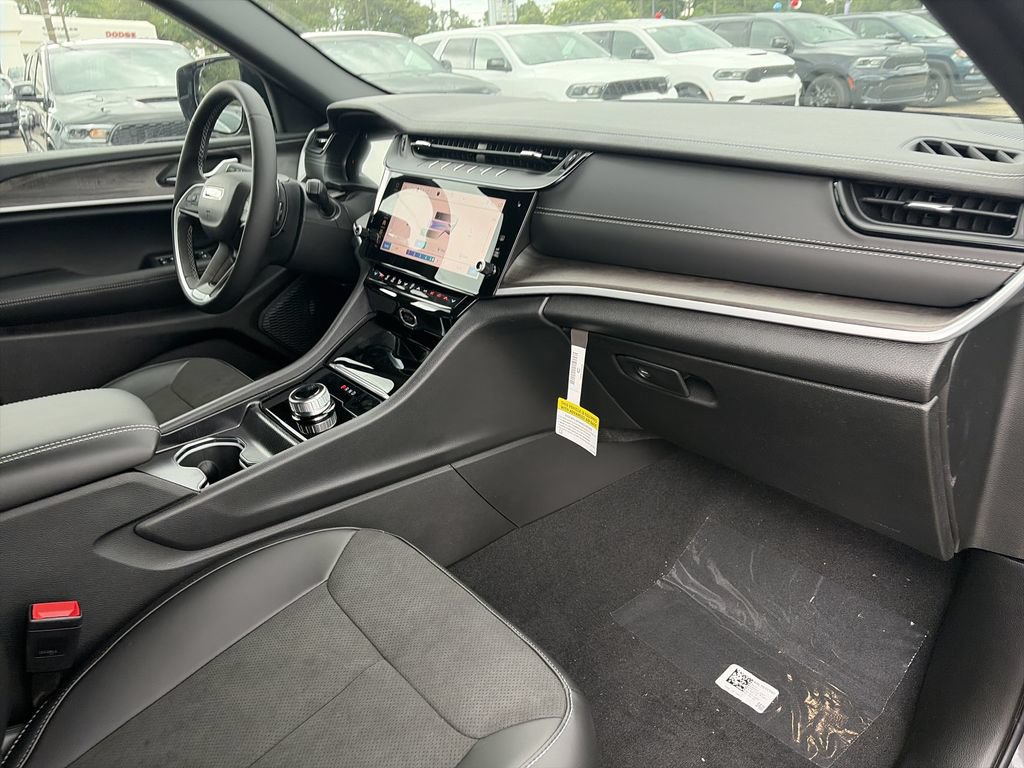 New 2026 Jeep Grand Cherokee Altitude RWD image 35