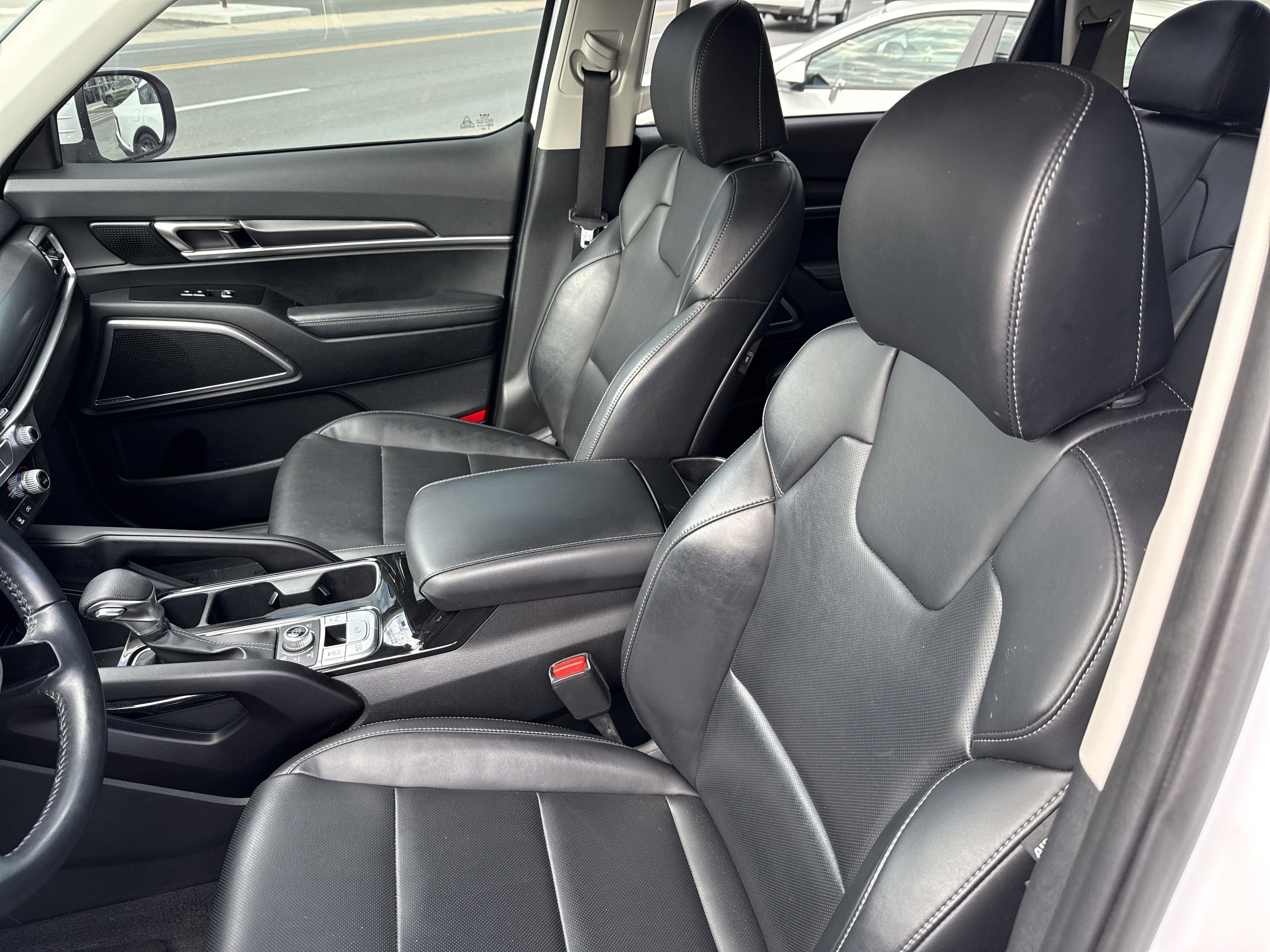 Used 2024 Kia Telluride LX AWD/4WD image 12